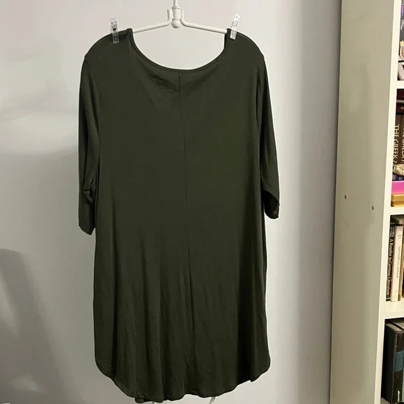 Torrid Favorite V-neck Tunic Tee Sz 2 Avocado Green - Picture 5 of 6